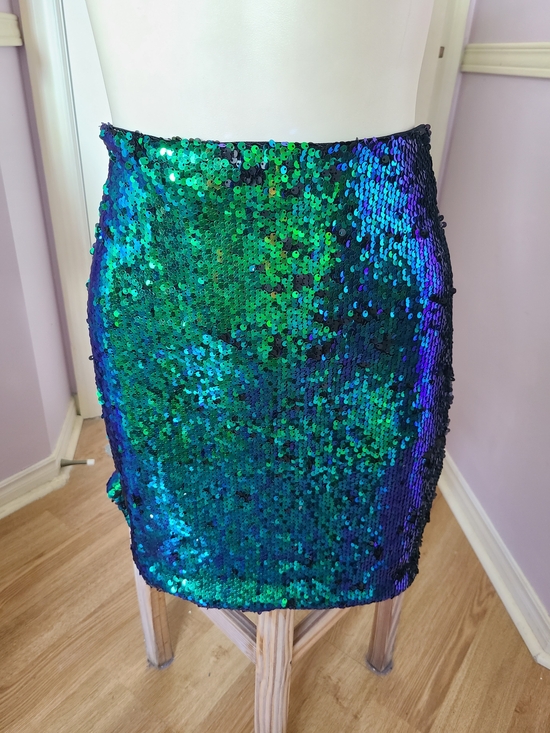 Forever 21 Dresses & Skirts - Forever 21 Green and Blue Iridescent Sequin Mini Skirt